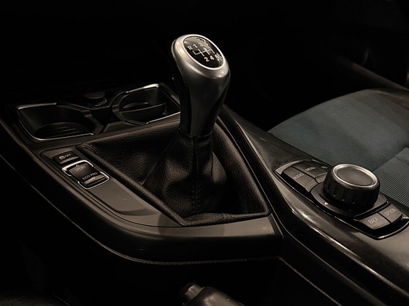 BMW 118d 11 of 13