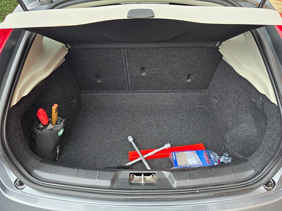 Volvo V40 11 of 15