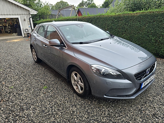 Volvo V40 6 of 15