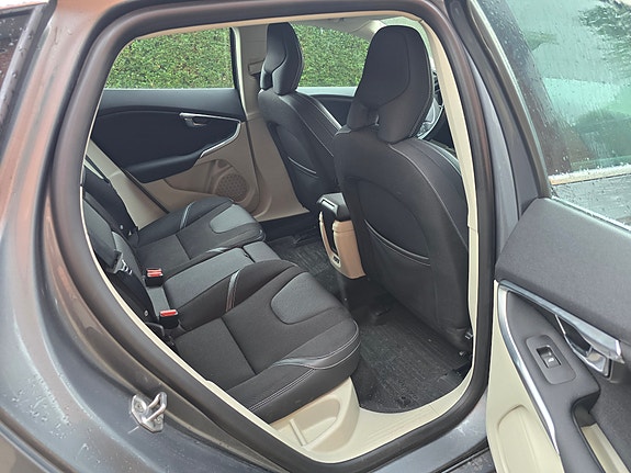 Volvo V40 8 of 15