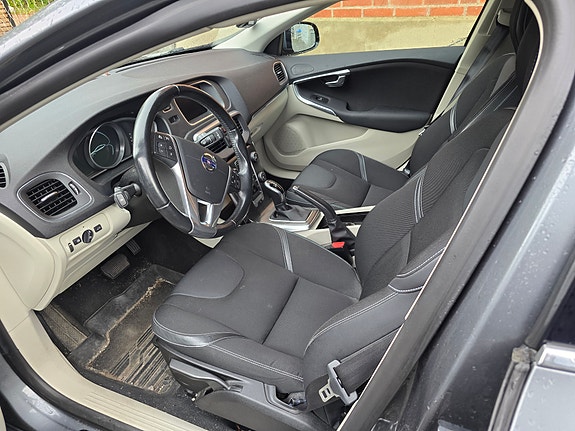 Volvo V40 9 of 15