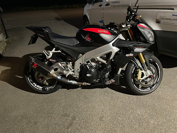 Aprilia Tuono V4 R 5 of 6
