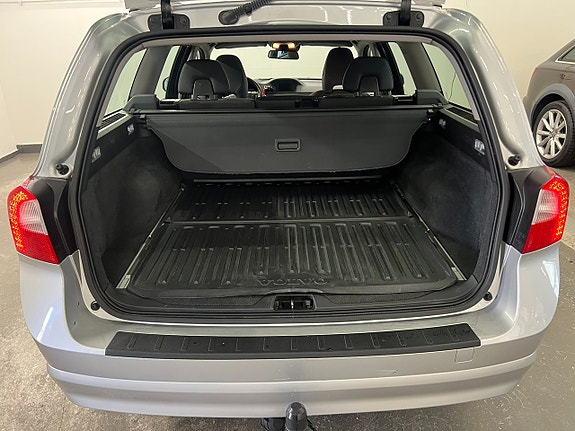 Volvo V70 7 of 13