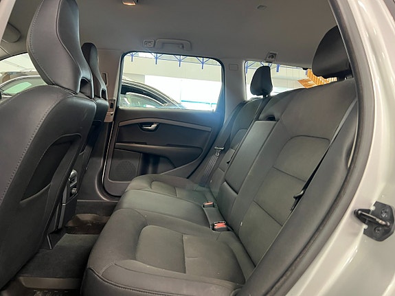 Volvo V70 9 of 13