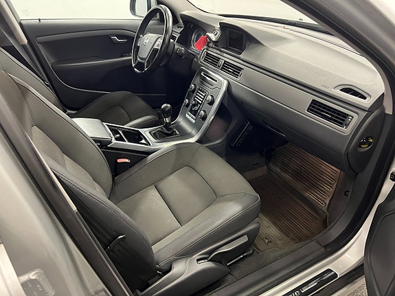 Volvo V70 8 of 13