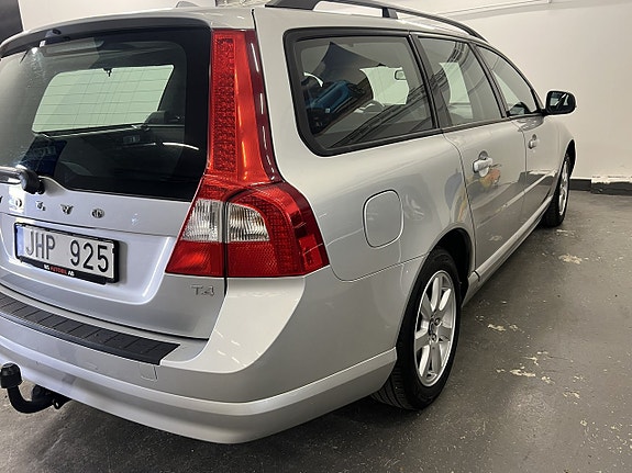 Volvo V70 6 of 13