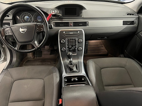 Volvo V70 10 of 13