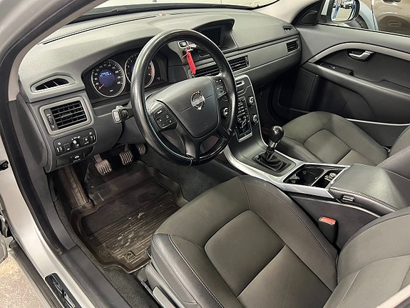Volvo V70 12 of 13