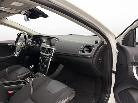 Volvo V40 11 of 27