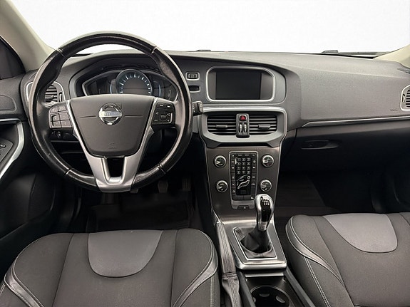 Volvo V40 13 of 27