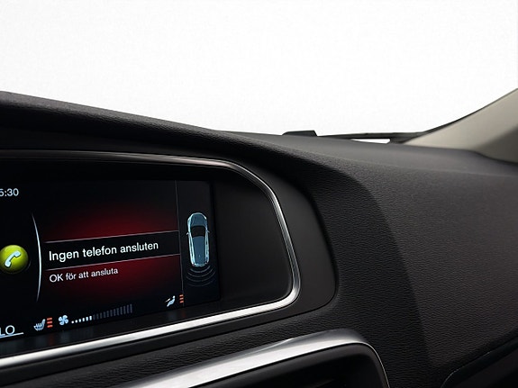 Volvo V40 19 of 27