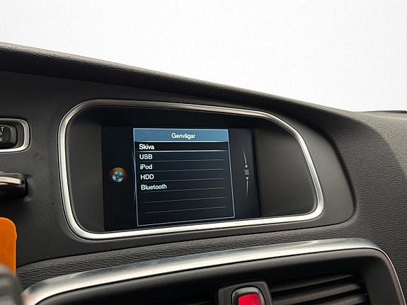 Volvo V40 17 of 27