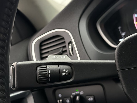 Volvo V40 23 of 27