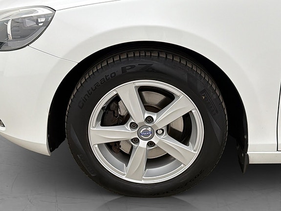 Volvo V40 24 of 27