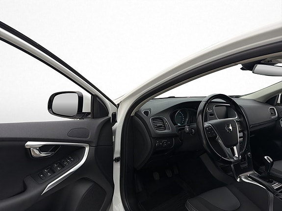 Volvo V40 14 of 27