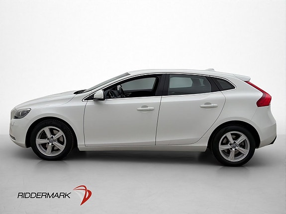 Volvo V40 2 of 27