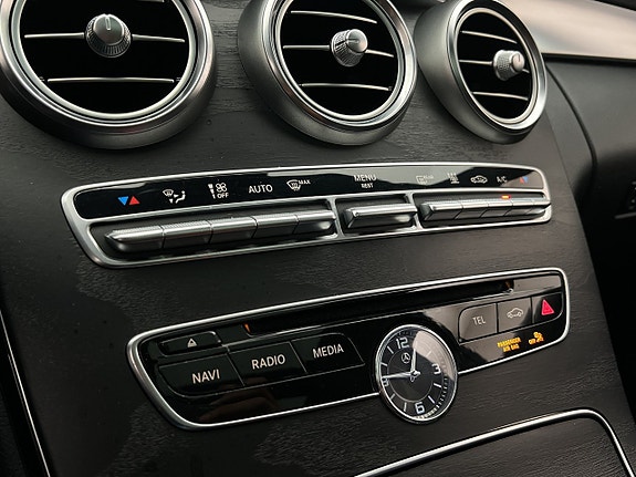 Mercedes-Benz C450 27 of 30