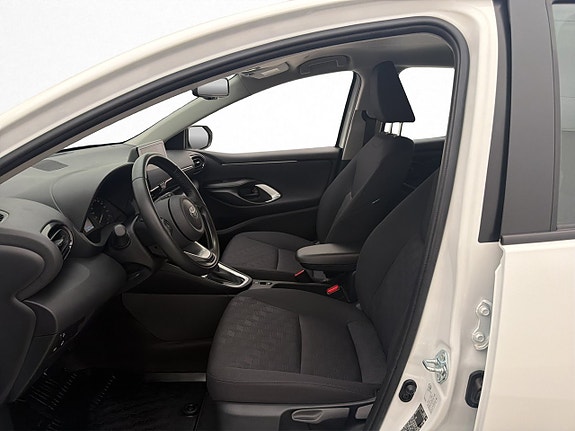 Toyota Yaris 11 of 27