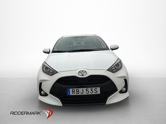 Toyota Yaris 2 of 27