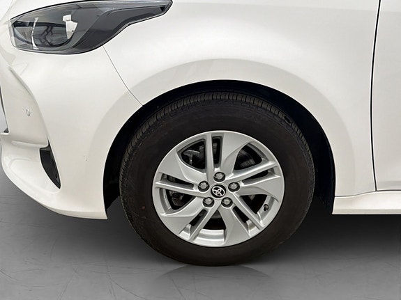 Toyota Yaris 24 of 27