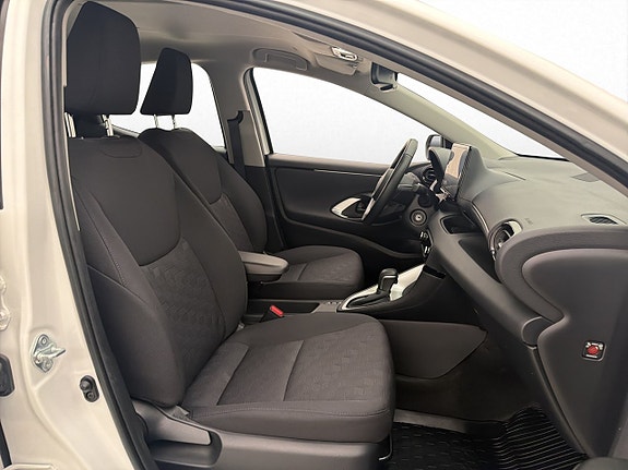 Toyota Yaris 13 of 27