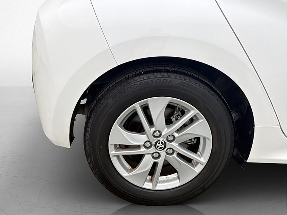 Toyota Yaris 26 of 27