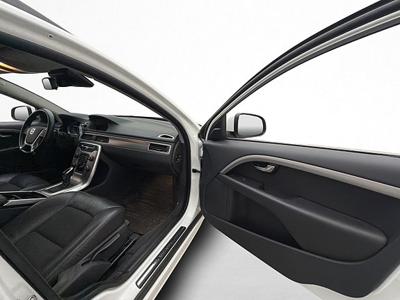 Volvo V70 16 of 30