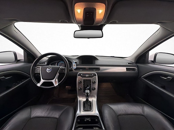 Volvo V70 13 of 30