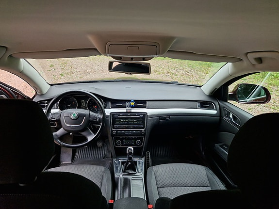 Skoda Superb 5 of 8