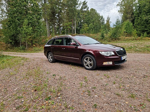 Skoda Superb 3 of 8