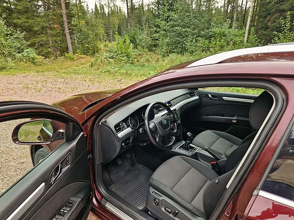 Skoda Superb 7 of 8
