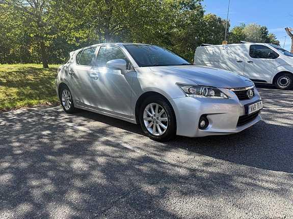 Lexus CT200h 3 of 7