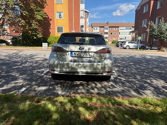 Lexus CT200h 5 of 7