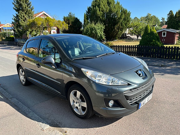 Peugeot 207 2 of 7