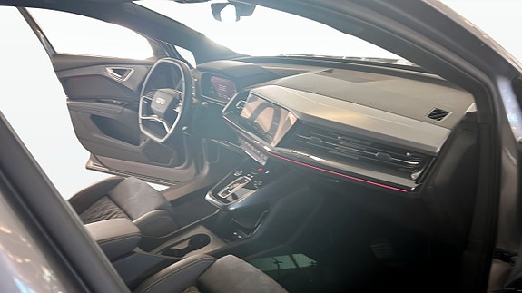 Audi Q4 e-tron 11 of 15
