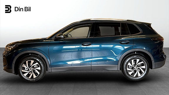 Volkswagen Tiguan 2 of 12
