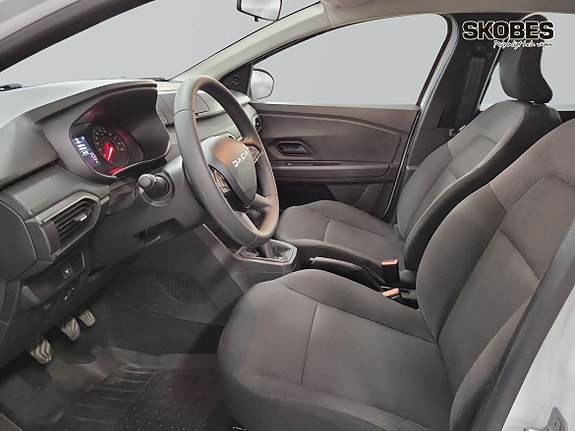 Dacia Sandero 7 of 18