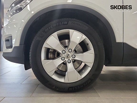 Volvo XC40 17 of 19