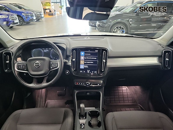 Volvo XC40 12 of 19
