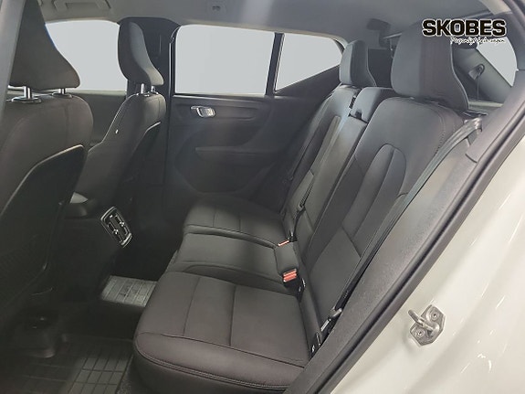 Volvo XC40 9 of 19