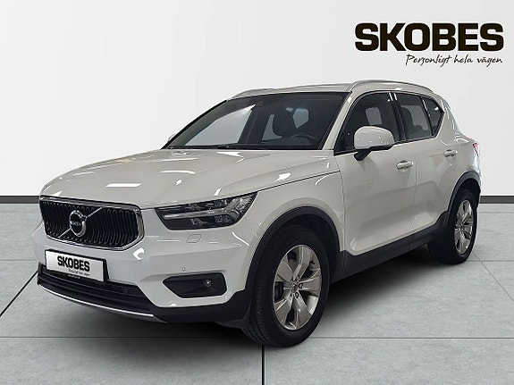 Volvo XC40 3 of 19