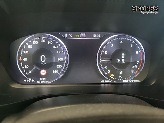 Volvo XC40 13 of 19