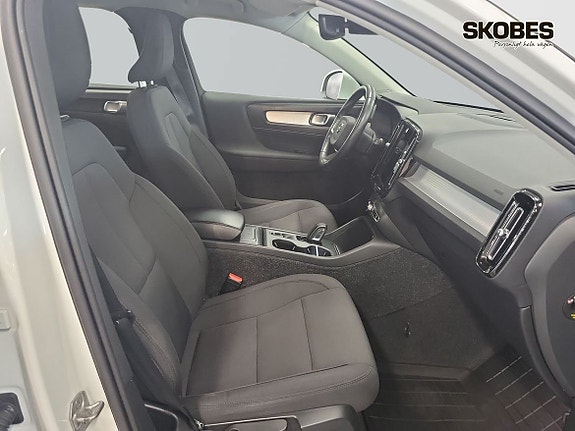 Volvo XC40 11 of 19