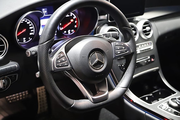 Mercedes-Benz C400 7 of 11