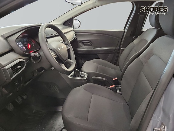 Dacia Sandero 8 of 19