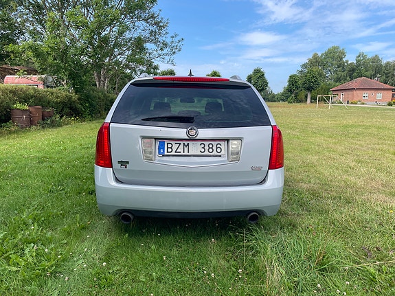 Cadillac BLS 4 of 6
