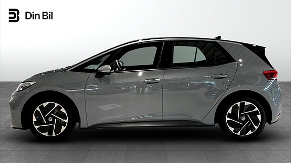 Volkswagen ID.3 2 of 12
