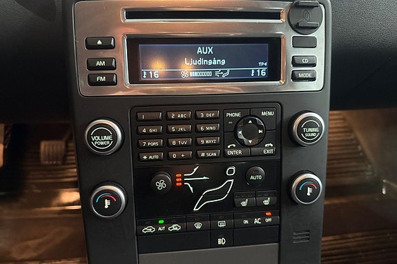 Volvo V70 15 of 27