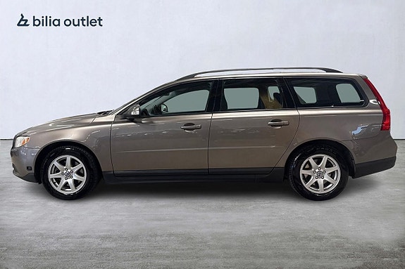 Volvo V70 4 of 27