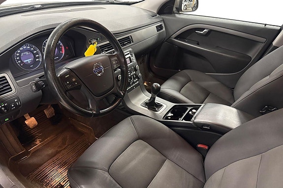Volvo V70 12 of 27